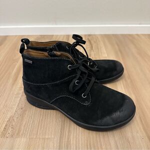 Comforting Align Lace Up Leather Boots with Side zipper